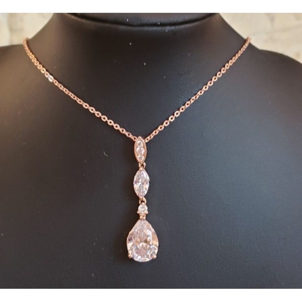 Romantic, Ethereal, Sparkling - Mariell Rose Gold Plated Teardrop Y-necklace